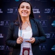 Subcomisario de la PDI elegida a nivel nacional como la mujer pionera del año, logrando más de 6 mil preferencias