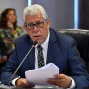 CORE Pedro Cisternas: «Pretenden formar alumnos sin pensamiento crítico, incapaces de problematizar la realidad»