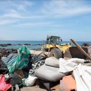 Más de 97 toneladas de basura y escombros retiró el municipio de Iquique en todo el borde costero