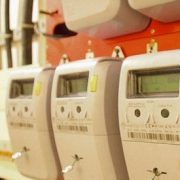 Ante presión ciudadana, eléctrica CGE propone reestudiar instalación de medidores inteligentes