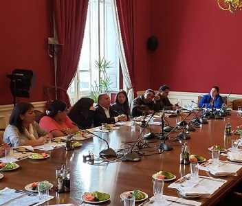 Senador Soria a pobladores de campamentos en Santiago: «Acceso vivienda digna es un derecho para todos los chilenos»