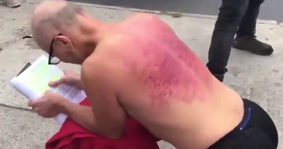 Perfomance:106 latigazos como acto de protesta por despido de igual número de trabajadores del Departamento Universitario Obrero Campesino (DUOC)