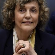La sombra protectora de la candidata Lusic a favor de las Isapres