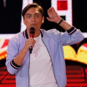 En esta jornada de lunes, el comediante Sergio Freire se presenta en feria gastronómica «Degusta Iquique»