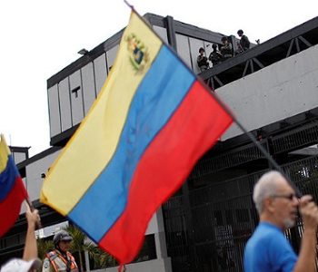 Guaidó fracasa nuevamente en la convocatoria frente a los cuarteles y admite «errores» de cálculo sobre el apoyo de las FANB