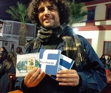 Joven escritor y trovador de paso por Iquique: «Desde que existen las redes sociales, todos tenemos algo de escritor y algo de lector”