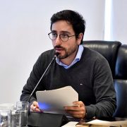 Sanitaria Aguas del Altiplano sigue en la mira del CORE, que pretende estudiar fondo marino en emisario de Playa Brava