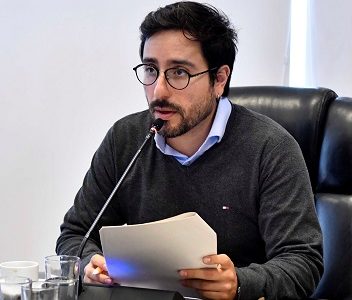 Sanitaria Aguas del Altiplano sigue en la mira del CORE, que pretende estudiar fondo marino en emisario de Playa Brava