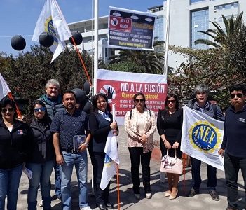 Presidente ANEF Tarapacá dice a Piñera “que la corte y pare el chacoteo con el gobierno”, aludiendo al intento de fusionar las carteras de Vivienda y Bienes Nacionales