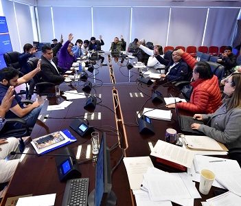 En sesión de Régimen Interno del Consejo Regional se analizó el caso CORE-Candel. La situación se tensiona más.