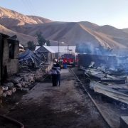 Quema no controlada de pastizales provocó incendio en Laonzana, comuna de Huara, que dejó saldo de 11 casas  destruidas,  7 con daños cuantiosos y pérdidas agrícolas