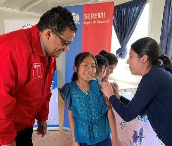 Masiva vacunación a niños y niñas de Tarapacá, contra el virus del Papiloma Humano, que inmuniza contra cáncer e infecciones genitales