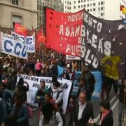 TelesurTV informa sobre la situación en Argentina y la convocatoria de sindicatos a paro general de labores