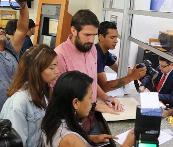 Finalmente se materializó la querella por apremios ilegítimos contra generales René Bonhomme y Juan Carlos Henríquez