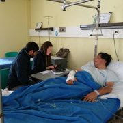 Jefa de la Unidad Regional de Víctimas y Testigos y el fiscal se constituyeron en hospital regional de Iquique para tomar declaraciones a reportero gráfico 