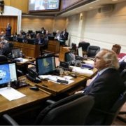 Por 23 votos contra 18, senadores respaldan acusación constitucional contra ex ministro Chadwick