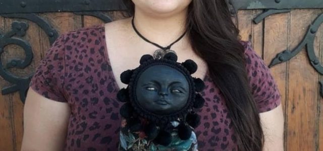 «Al borde de la Sociedad», muestra que presenta artista iquiqueña, que destaca diversas deformidades del cuerpo humano