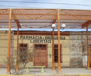 Farmacia y Droguería Libertad y el Teatro de Huara, históricos inmuebles declarados patrimonio nacional el año pasado, serán restaurados