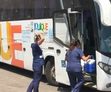 En cuarentena 38 adultos mayores que regresaban de visitar lugares con brote de Covid 29. Un pasajero presentó fiebre