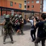 A control de detención pasarán 18 manifestantes detenidos durante incidentes en la zona cero. La mayoría menores de edad. Dos son mujeres.