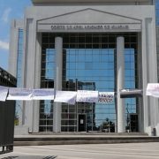 Organizaciones de DDHH y familiares de presos políticos, se manifestaron para exigir la libertad de 9 jóvenes en Tarapacá