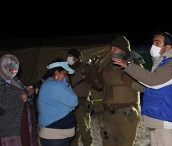 Casi 800 bolivianos se encuentran en la Frontera de Colchane. La ONU entregó carpas y abrigo a los ocupantes más necesitados del asentamiento precario