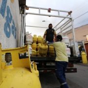 Más de 6 mil ticket de gas licuado distribuirá Municiaplidad a familias más afectadas por la crisis