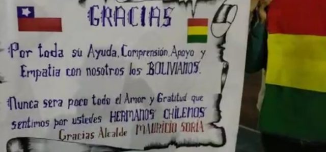 «Gracias chilenos», las emotivas palabras de adiós de bolivianos durante sus últimas horas en Iquique