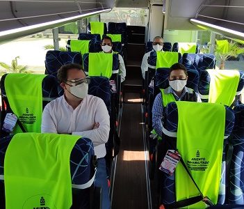 Minera pone en marcha primeros buses eléctricos en Tarapacá destinados al traslado de trabajadores hacia su terminal marítimo