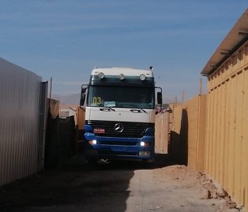 Tregua y negociaciones: Camioneros retomaron entrega de agua a tomas y campamentos de Alto Hospicio