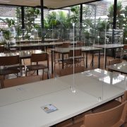 Nueva medida sanitaria: Hospital instala barreras de acrílico en el casino de funcionarios