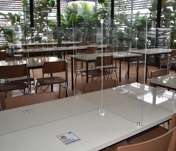 Nueva medida sanitaria: Hospital instala barreras de acrílico en el casino de funcionarios 