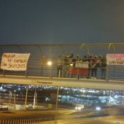Trabajadores de Unimarc Alto Hospicio salen a la calle a buscar adhesión de la comunidad