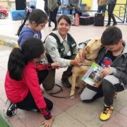 Guías caninos del SAG, adoptaron a las perritas Milk y Camelia que ahora tienen un hogar al pasar a retiro