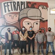 Trabajadores portuarios cuentan con respaldo nacional e internacional. Anuncian que «no bajarán los brazos»