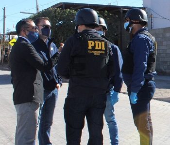 Cabo segundo de Carabineros lideraba banda criminal que robaba cigarrillos de contrabando. Usaban cámara de vigilancia instalada en Tenencia de Huara