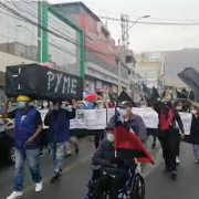 Banderas negras por crisis económica. Pymes exigen que se levante cuarentena para abrir sus locales