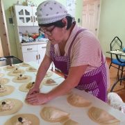 Fonda Fosis: Vitrina virtual que expone productos típicos en fiestas patrias. Participan 15 emprendedores de Tarapacá