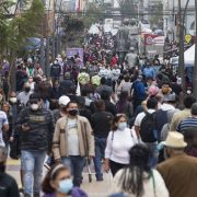 Estudio confirma baja participación de migrantes en delitos, desvirtuando prejuicios