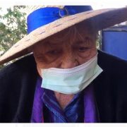 Masiva concurrencia a los locales de votación. Jóvenes y adultos mayores impresionan por cumplir con deber cívico.