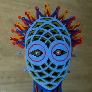 Consagrados artistas plásticos chilenos develan su identidad en bustos intervenidos. Acceso gratuito a la muestra por internet