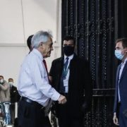 El fantasma del «Pato Cojo» ronda La Moneda: Análisis ante la salida del ex ministro Pérez
