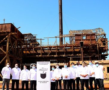 En Salitrera Santa Laura, con rogativas ancestrales bajo protocolos sanitarios, Asociación Gastronómica y  Cultural Suma Phayiri invistió a Socios Fundadores. 