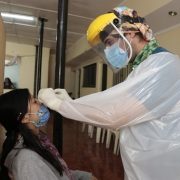 Salud Municipal Iquique traslada punto fijo de toma de muestras PCR. Además dispuso operativo en Juntas de Vecinos