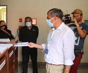 Alcalde Soria presentó recurso de protección contra Piñera por falta de control en la frontera y abandono de las personas migrantes.