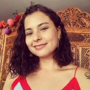 Candidata Patricia López se opone a instalación de Bandera Bicentenario: «Recursos podrían destinarse a mejorar calidad de vida»