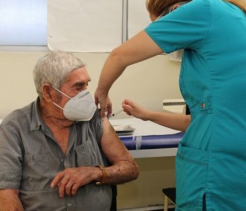 En el primer día de vacunación contra el Covid-19, Salud Municipal de Iquique inoculó a más de mil personas
