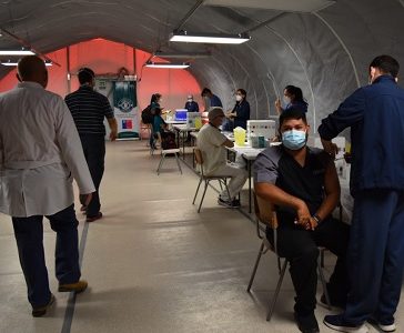 Partió proceso de vacunación para más de dos mil funcionarios del Hospital de Iquique