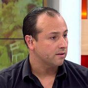 Capitán Harvey: “El ejército hace como que obedece y los políticos hacen como que mandan”