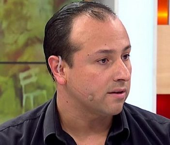 Capitán Harvey: “El ejército hace como que obedece y los políticos hacen como que mandan”